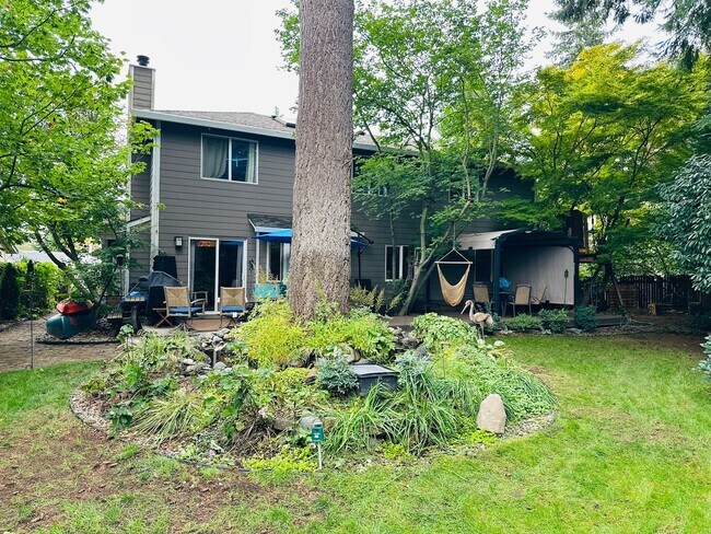 Building Photo - Beautiful Custom Newly Remodeled Home