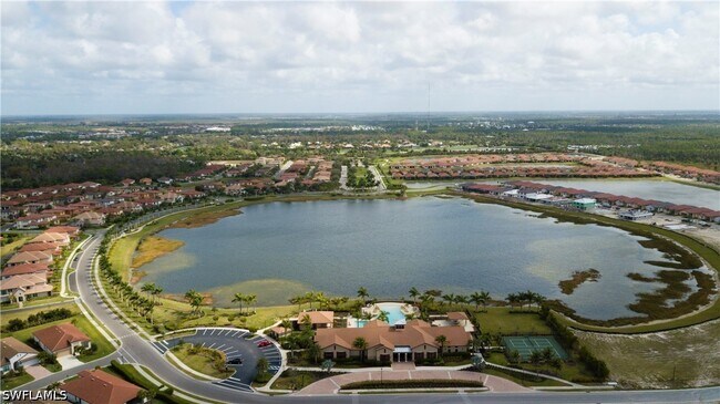 Building Photo - 1466 Artesia Dr W