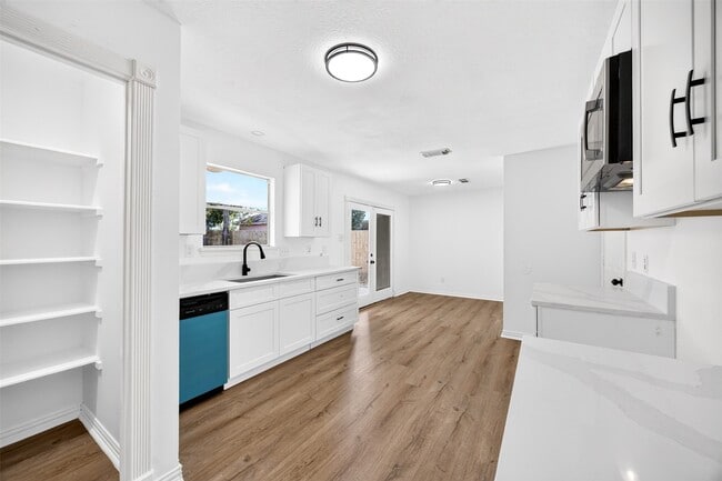 Building Photo - 4619 Breckenridge Dr