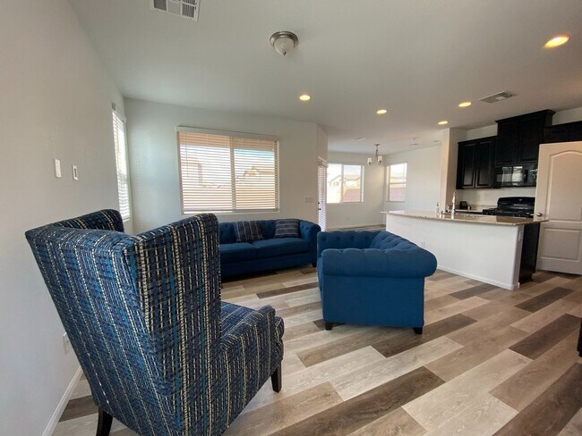 Building Photo - Gorgeous Home in Gated Community!