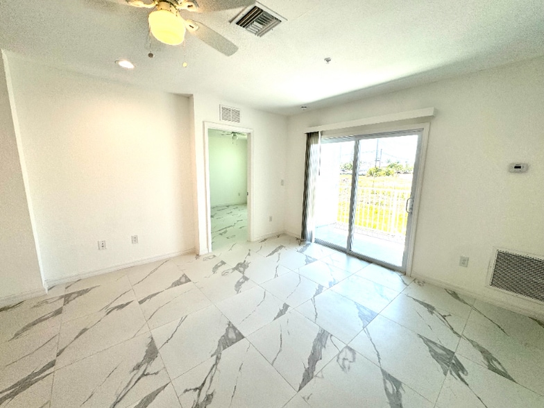 Building Photo - 746 SW 8th Terrace