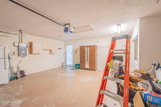 Building Photo - 6236 Clover Bend Dr