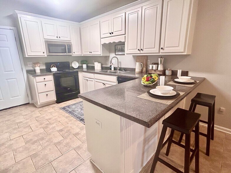 Building Photo - 6535 Covington Villas Dr