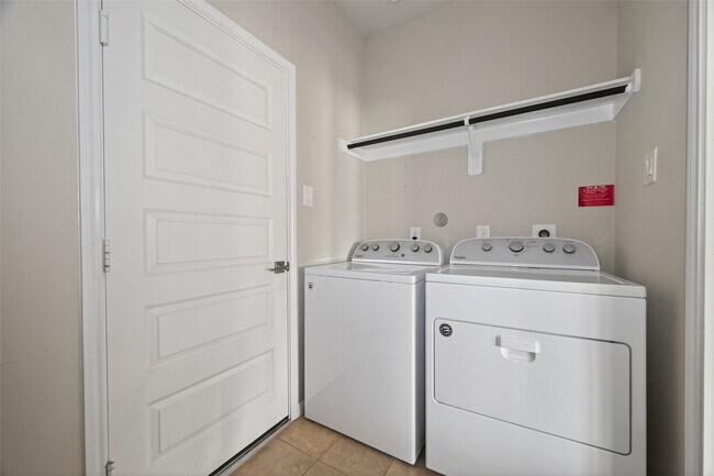 Building Photo - 3027 Sadie Ct