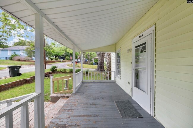 Building Photo - 206 Augusta St