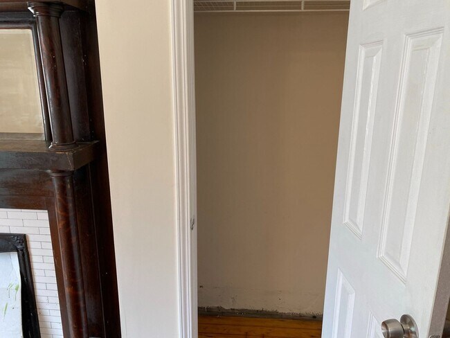 Building Photo - 339 Park Ave