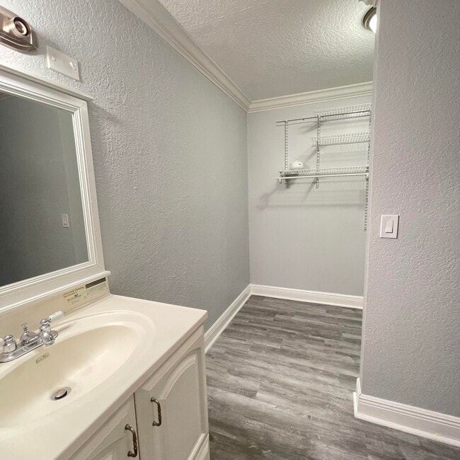 Building Photo - 3427 NW 47th Ave