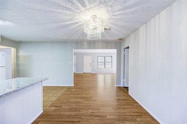 Building Photo - 1510 Chestnut Tree Ln