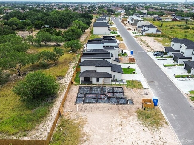 Building Photo - 2609 E Solar Dr