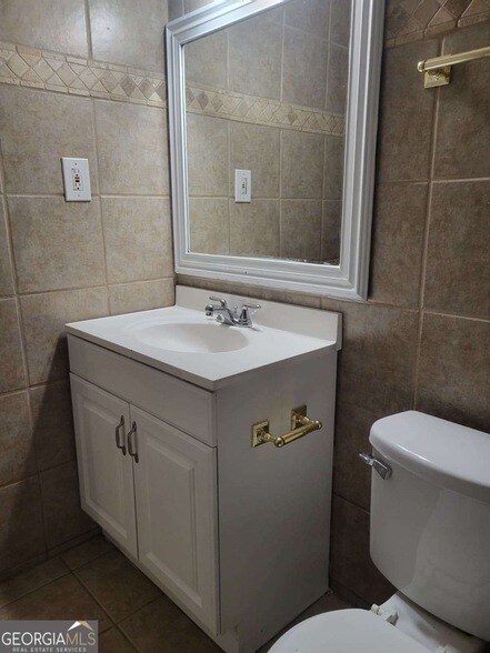 Building Photo - 487 Arbour Run