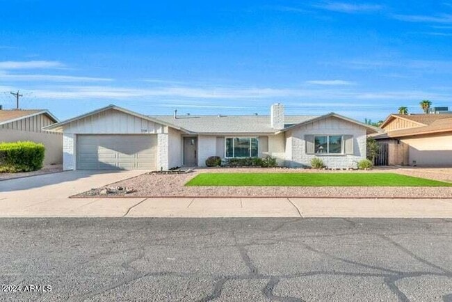 Building Photo - 1734 E Laguna Dr