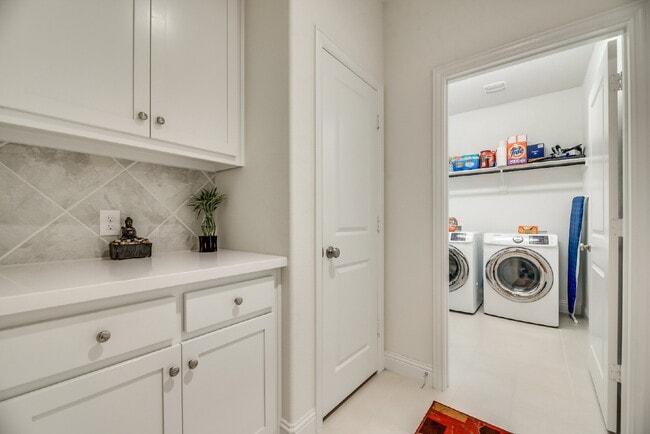 Building Photo - Charming 3-Bedroom Retreat with 2 Full Baths in Roanoke