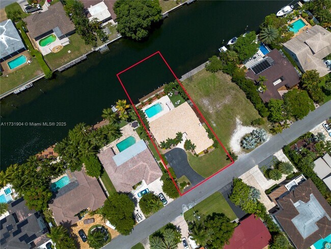 Building Photo - 636 Hibiscus Dr