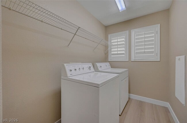 Building Photo - 5385 Bristol Bend Ct