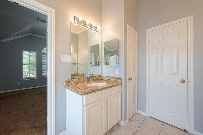 Building Photo - 13835 Desert Canyon Dr