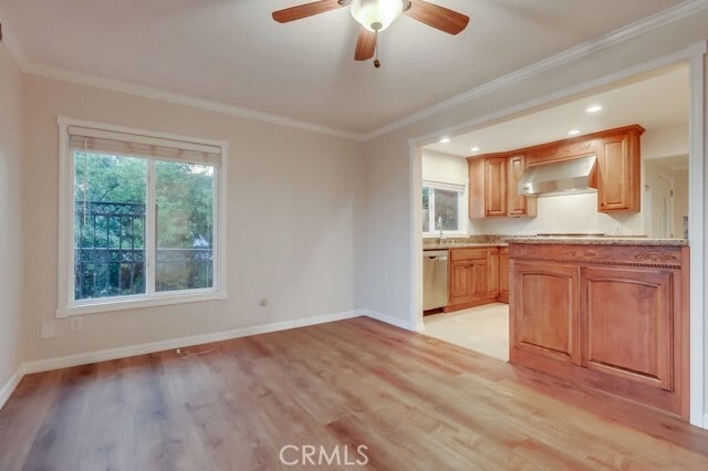 Building Photo - 3554 Seaglen Dr