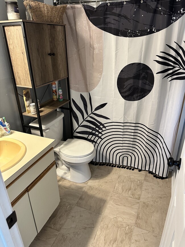 Building Photo - 213 Mahogany Dr