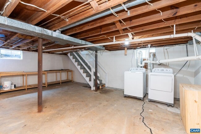 Building Photo - 122 Westerly Ave
