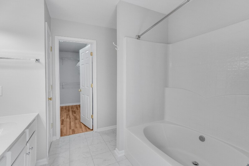 Building Photo - 9237 Bellegarde Dr