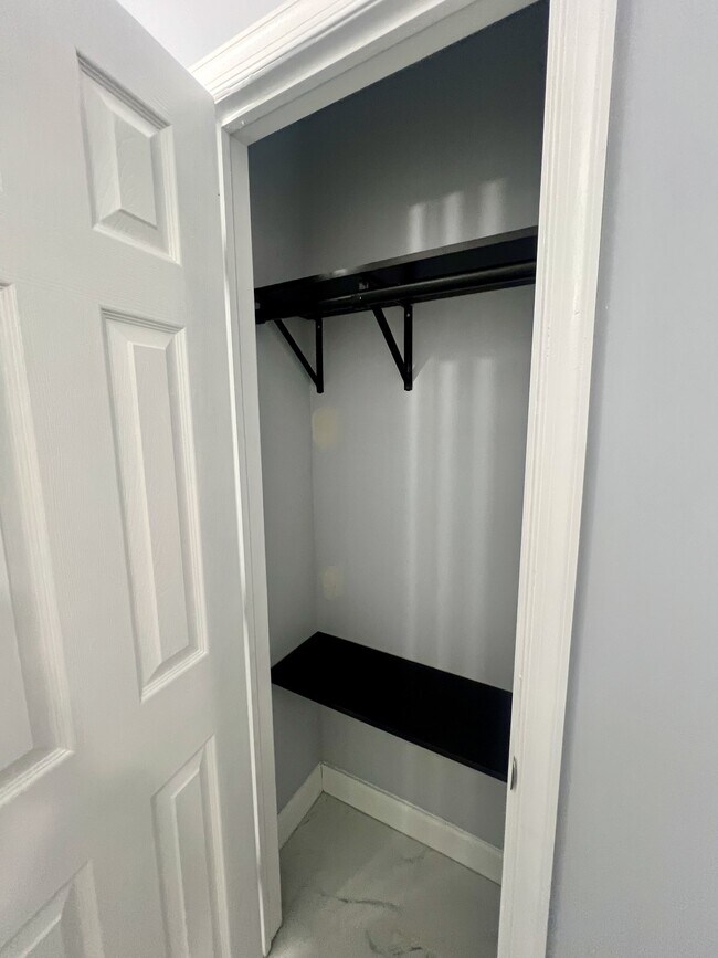 Building Photo - 1212 W Lombard St