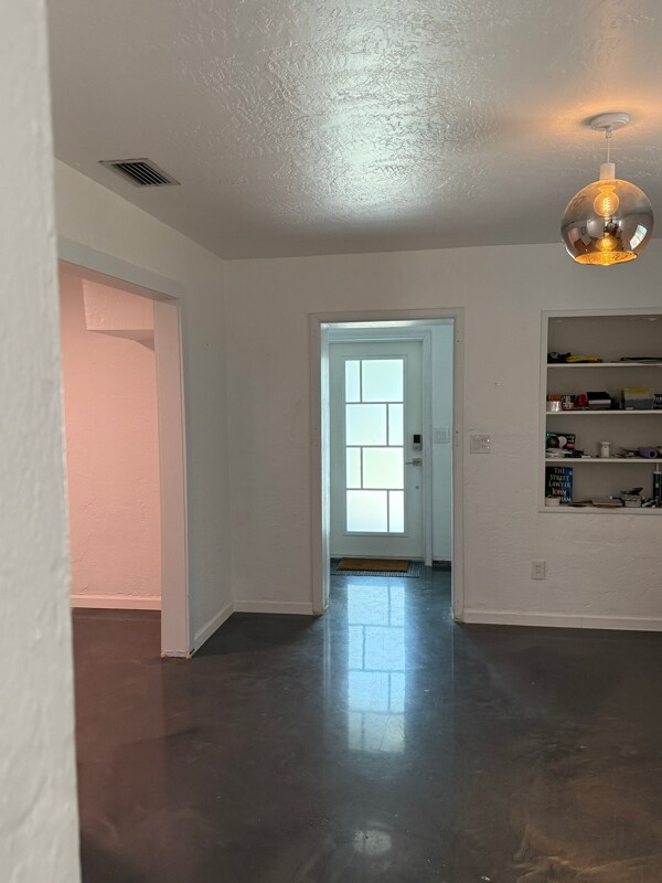 Building Photo - 4034 S West Shore Blvd