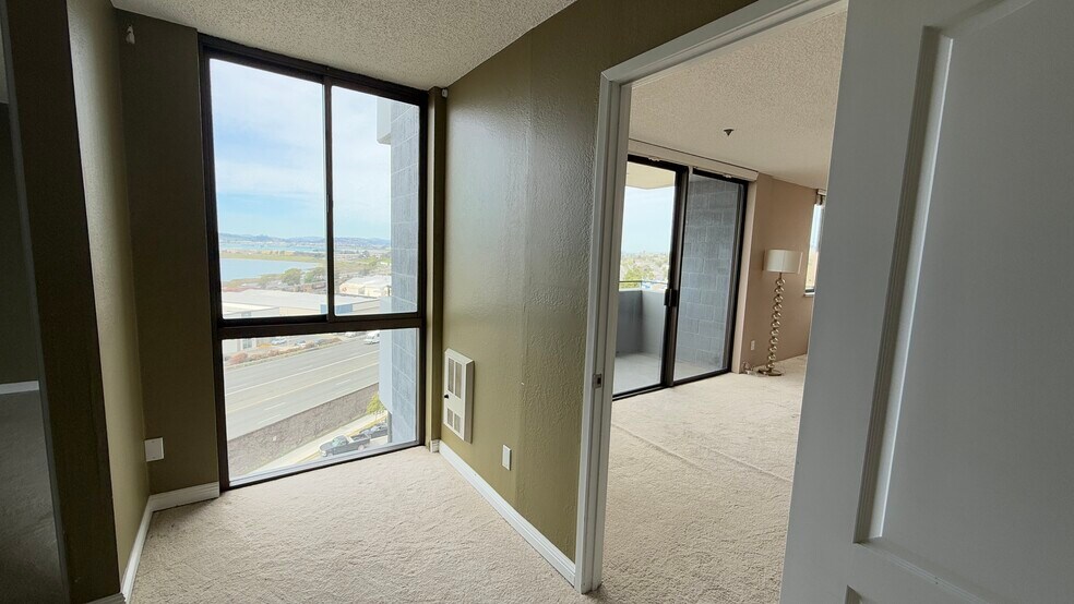 Building Photo - 555 Pierce St