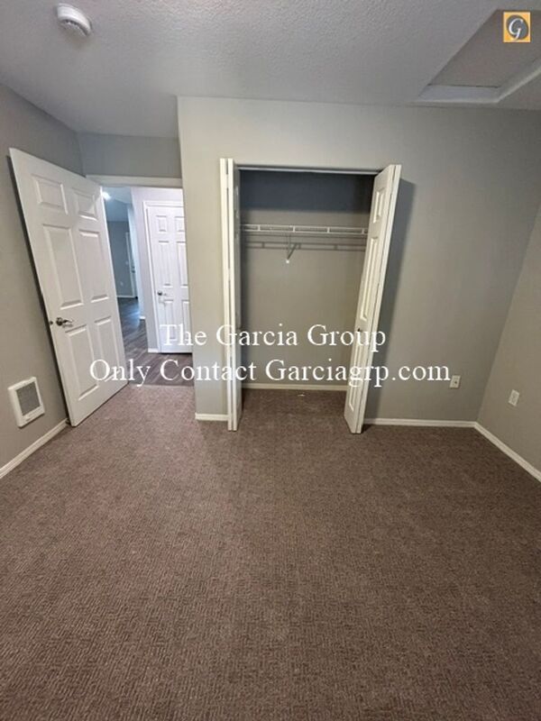 Building Photo - 3521 SE Vineyard Rd