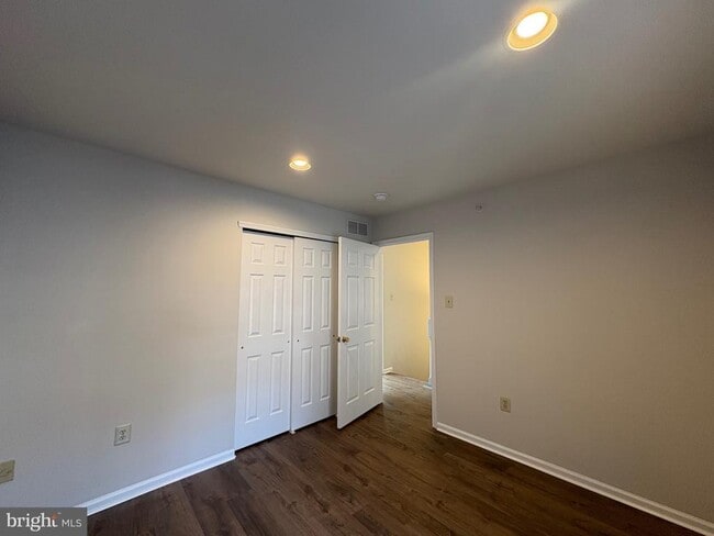 Building Photo - 17 Lincoln Dr