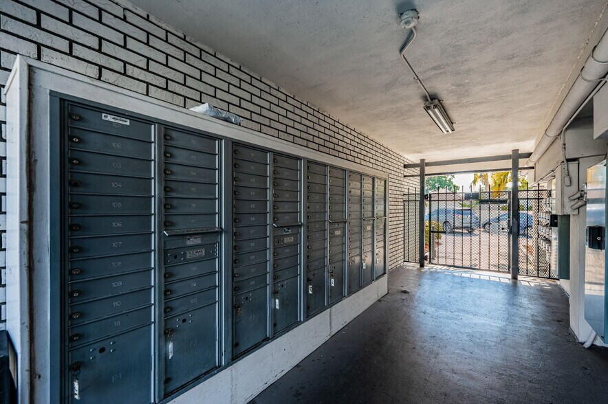 mail area at entrance - 4050 4th St N