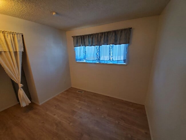 Building Photo - 3 Bed, 1.75 bath Home in Port Orchard
