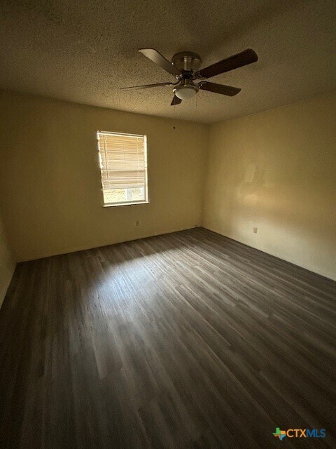 Building Photo - 410 Veterans Ave