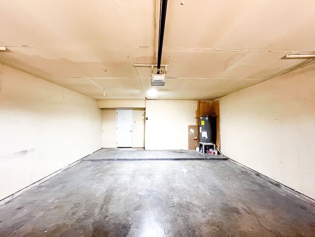 Building Photo - Available NOW!!!! This charming 1 story, 3 bedroom, 2 bath house could be your next home! Beautif...