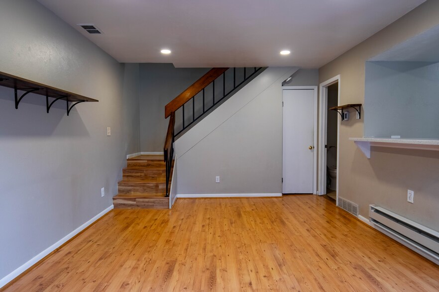 Building Photo - 3720 Iris Ave