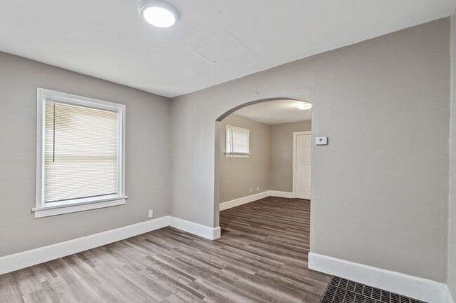 Building Photo - 1414 W 32nd St