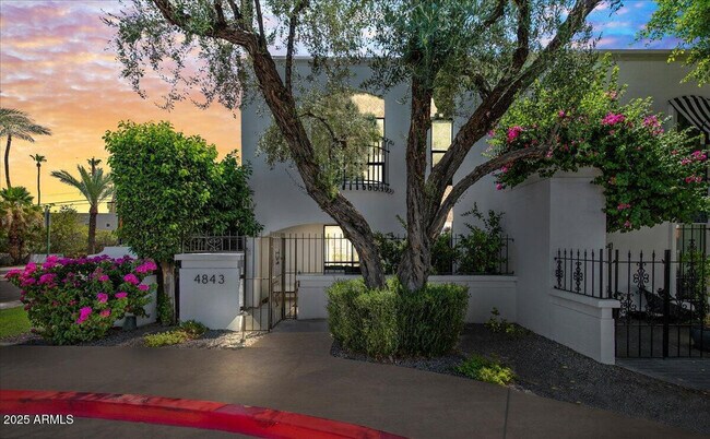 Building Photo - 4843 N 72nd Way