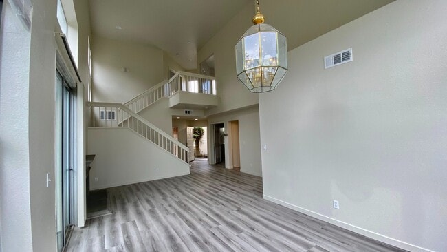 Building Photo - 115 Keil Bay