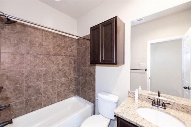 Building Photo - 245 Joanne Lp