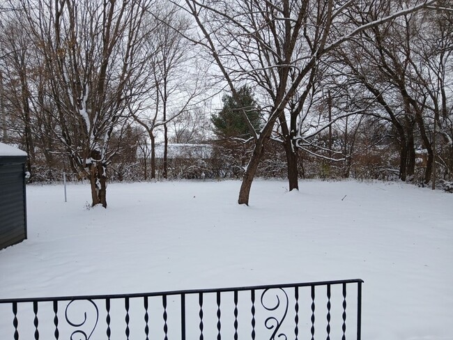 Building Photo - 2423 Rose Ave