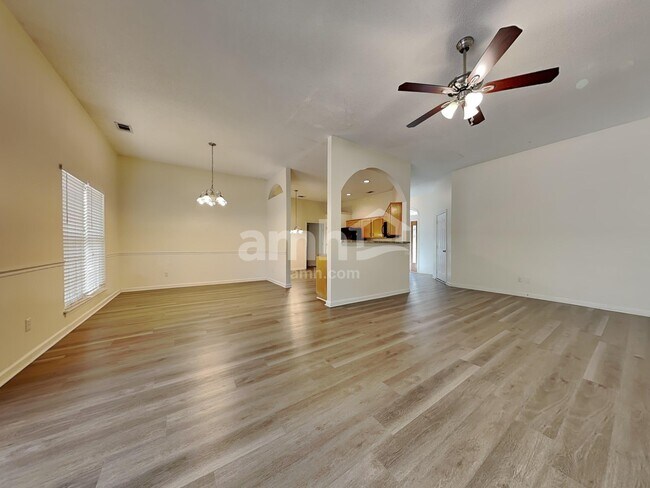 Building Photo - 103 Richmond Way