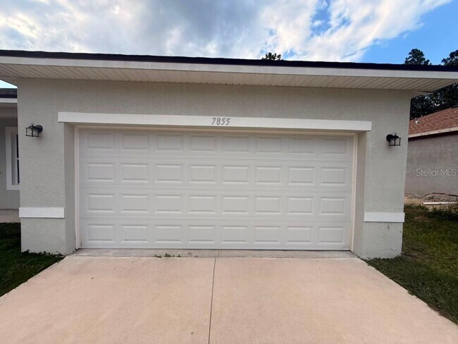 Building Photo - 7855 SW 127th Loop