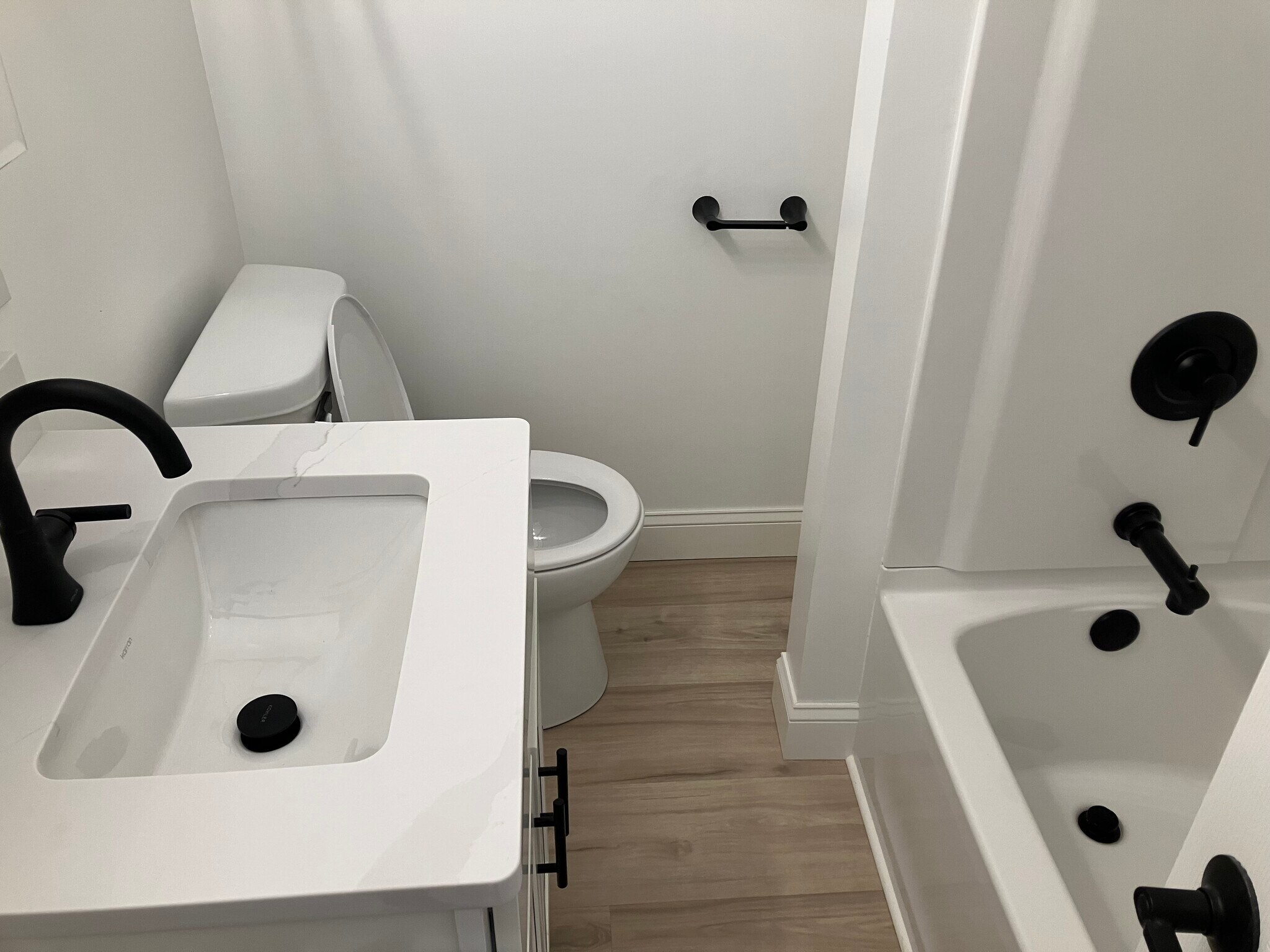 Building Photo - 513 1/2 S Main St