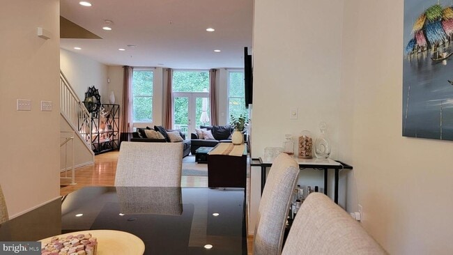 Building Photo - 2010 N Westmoreland St