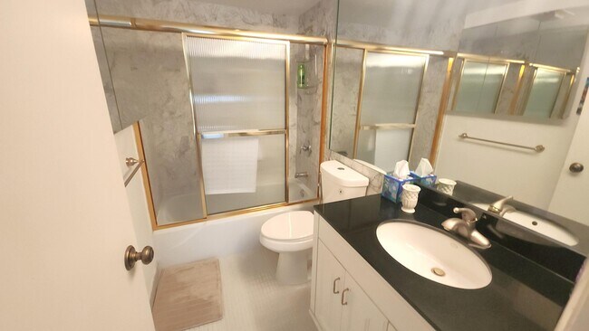 Building Photo - 2121 N Ocean Blvd