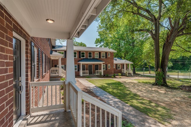 Building Photo - 1111 Westview Dr SW