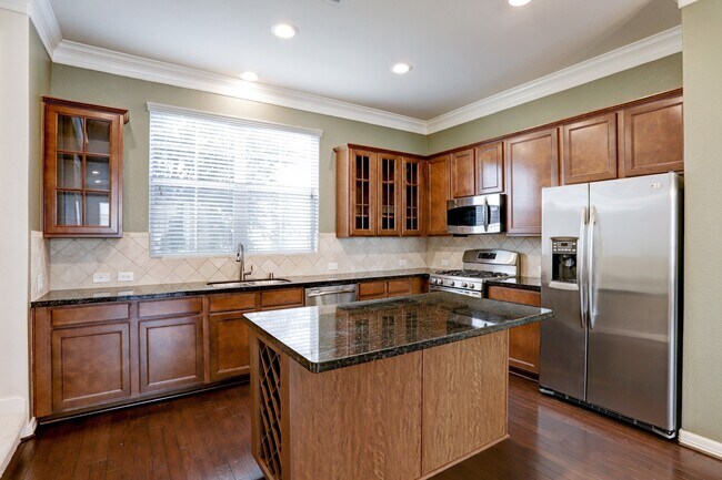 Building Photo - 10718 Clearview Villa Pl
