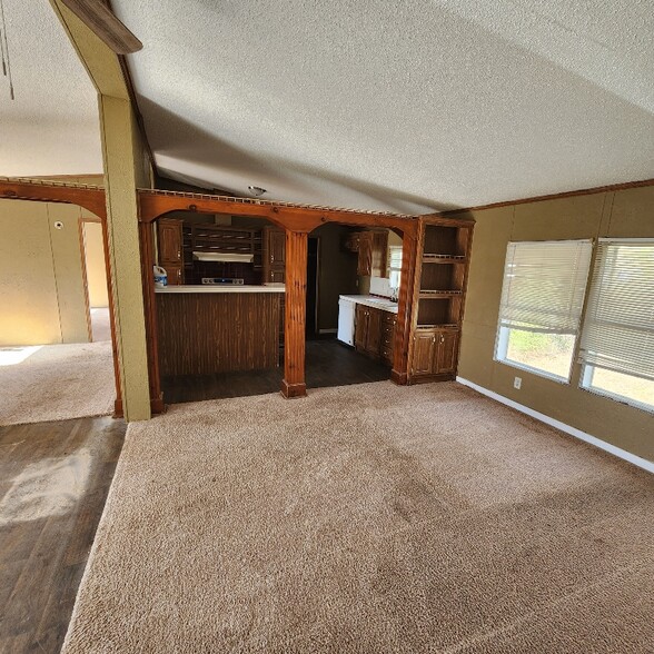 Building Photo - 15271 Country W Dr