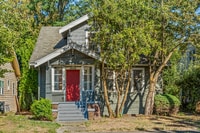 Building Photo - Private Room in Spacious 7-Bedroom, 3-Bath...