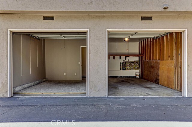 Building Photo - 1726 Oak Knoll Dr