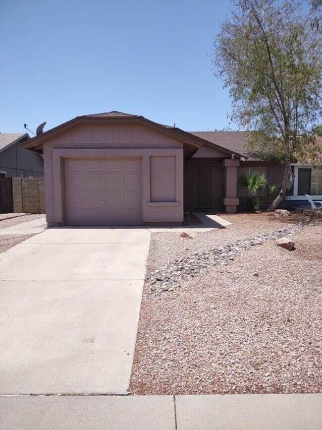 Primary Photo - Suncrest Villas East