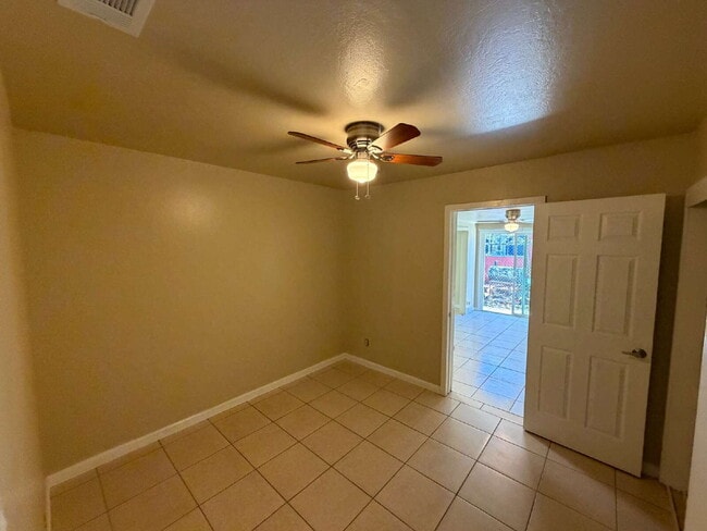 Building Photo - "Charming 4-Bedroom Home with 2 Baths in Pittsburg – Spacious 1459 Sq Ft Gem!"